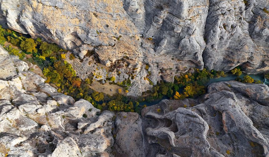 Mevsimlerin en gözdesi Tohma’ya çok yakıştı