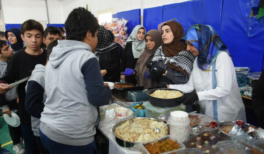 Malatya’da kermesin geliri Gazze’ye ayrıldı