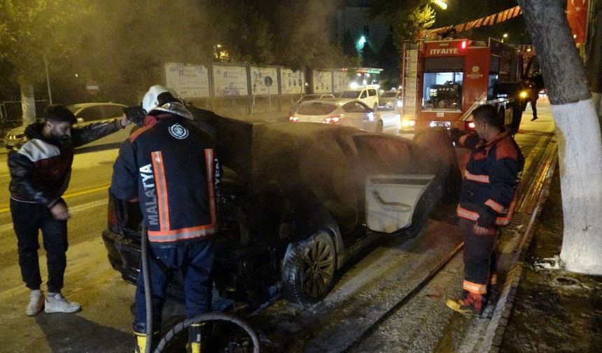 Seyir Halindeki Otomobilden Patlama Sesi: Malatya’da Korku Dolu Anlar!