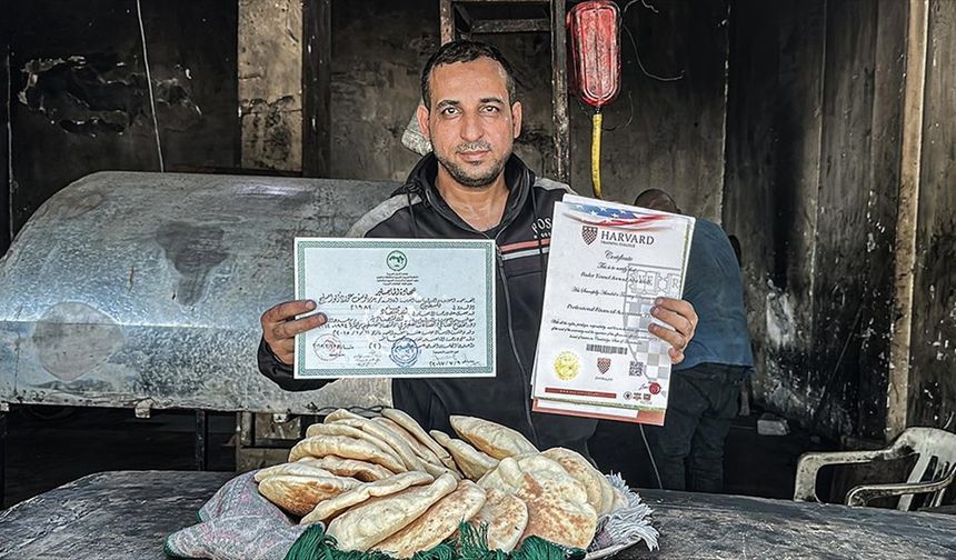 Gazze’de akademisyenlik hayali yıkıldı: Doktoralı eğitimci savaşta fırıncı oldu