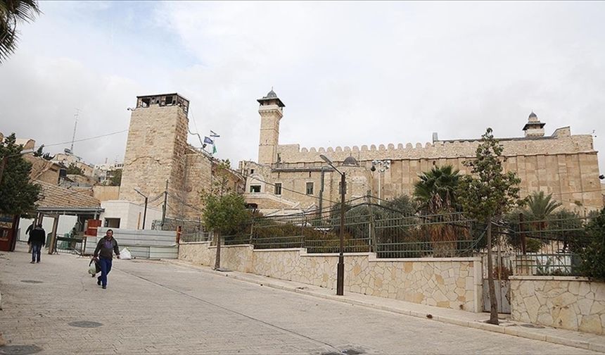 İsrail, Yahudi bayramı bahanesiyle El Halil'deki İbrahim Camisi'ni Müslümanlara kapattı