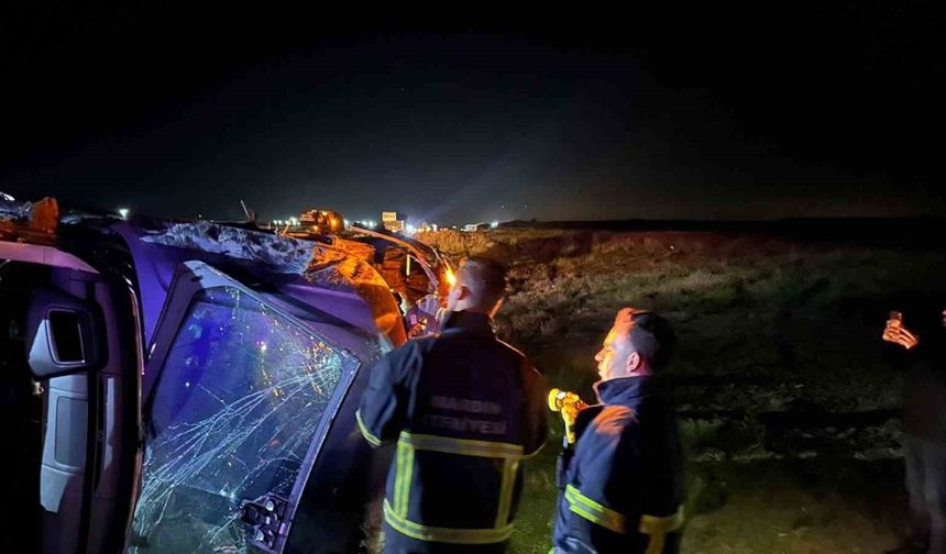 Aile yolculuğu kabusa döndü: Cip şarampole devrildi
