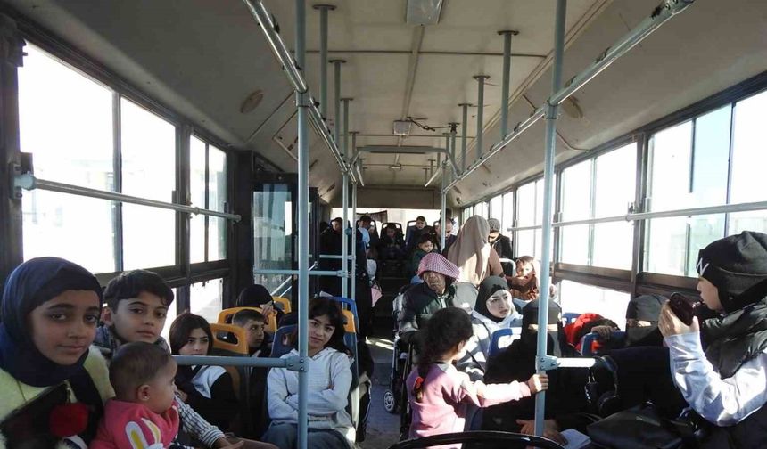 Türkiye’de Yıllarını Geçiren Suriyeliler Ülkelerine Dönüyor