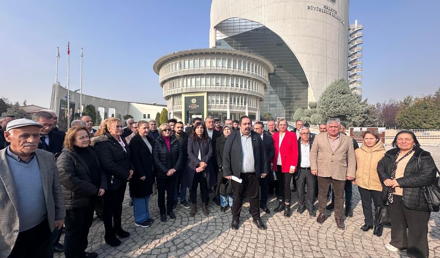 Malatya’da Belediye Binası Hasarlı mı? CHP’den “Şeffaflık” Çağrısı