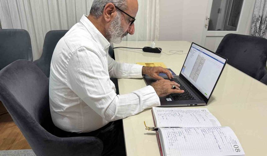 Arıcı Cevat 50'sinde üniversite okudu, 60'ında kitap kaleme aldı