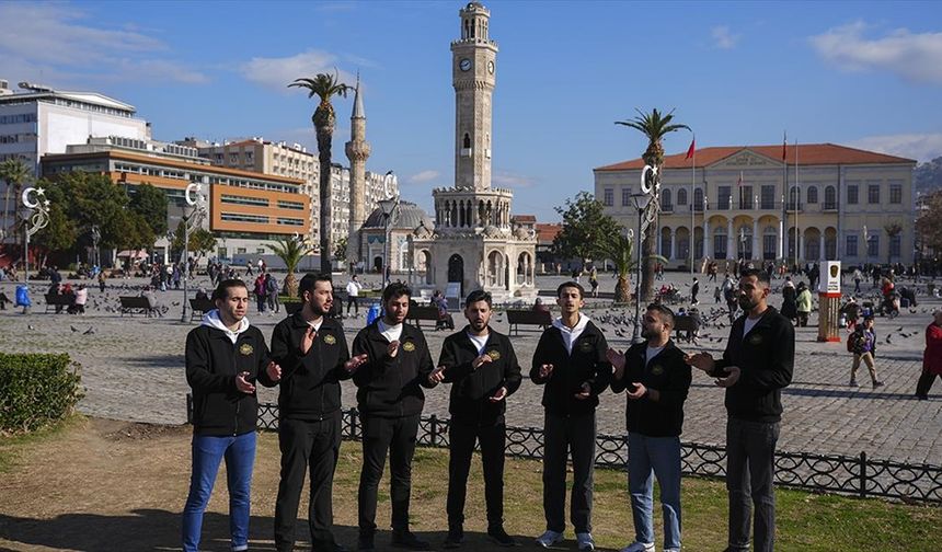 Türküler, üniversiteli gençlerin 'alkış'ında ritim buluyor