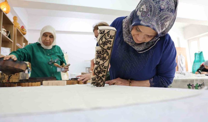 Bakanlıktan sanatçı belgesi alan usta, çit baskıyı geleceğe taşıyor