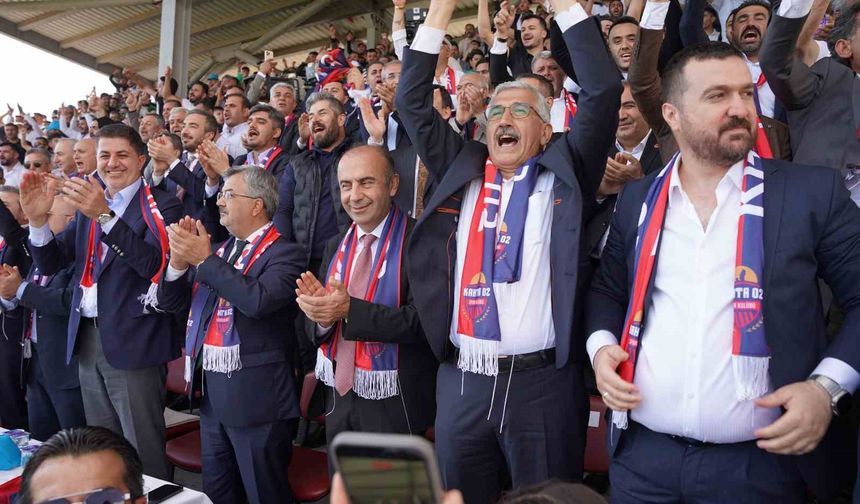 Başkan Hallaç'tan Kahta02 Spor için güçlü destek çağrısı