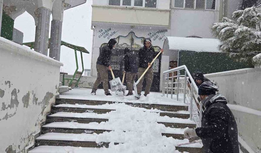 Şehitkamil'de camiler ibadete hazır
