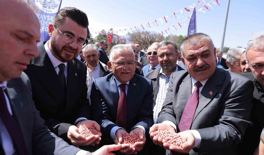 Üreticilere 1 yılda 12 milyon TL'lik tohum dağıtıldı