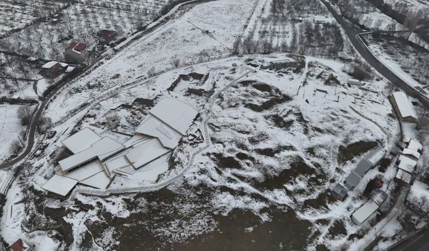 Arslantepe Höyüğü karla kaplı haliyle havadan görüntülendi
