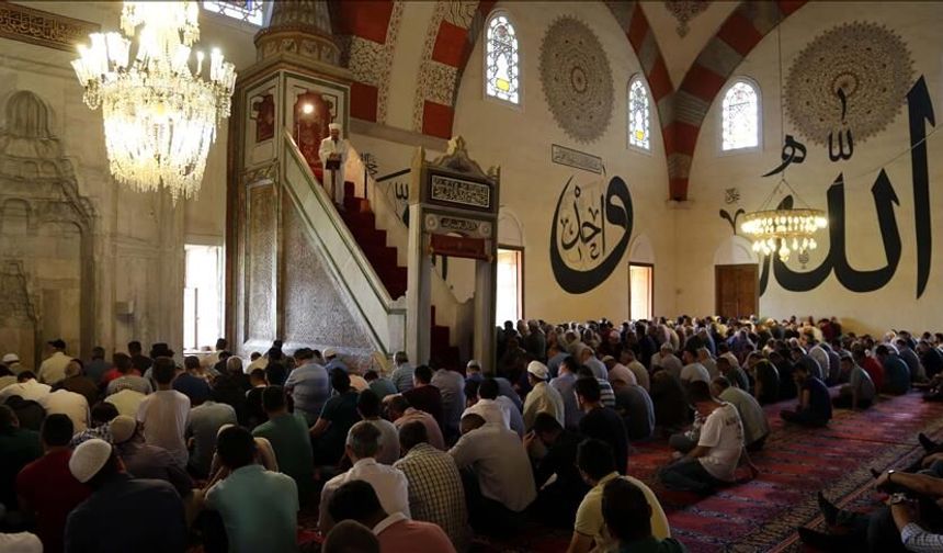 Cuma Hutbesini Yayınladı: Kurban ve Hac İçin Kritik Mesaj!