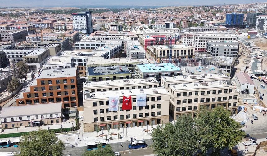 Malatya’da asrın inşası: Modern çarşılar, geniş caddeler ve binlerce yeni otopark