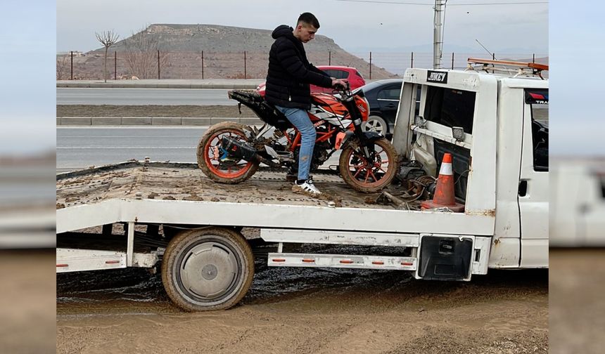 Malatya'da Makas Atıp Akrobasi Yaptılar, Polis Affetmedi