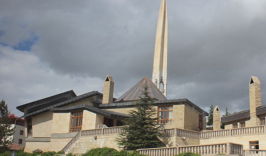 İslam'ın Beş Şartı Üzerine Kurulu: Malatya'daki Ezber Bozan Cami