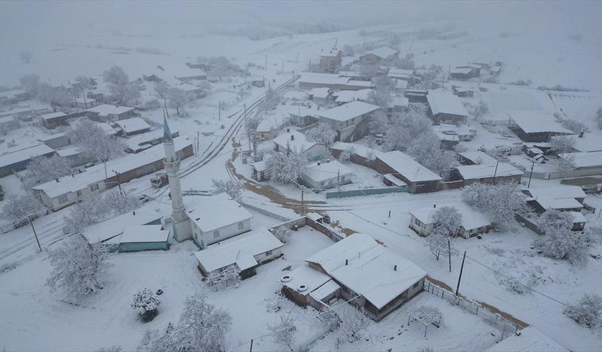 Bazı illerde kar etkili oluyor