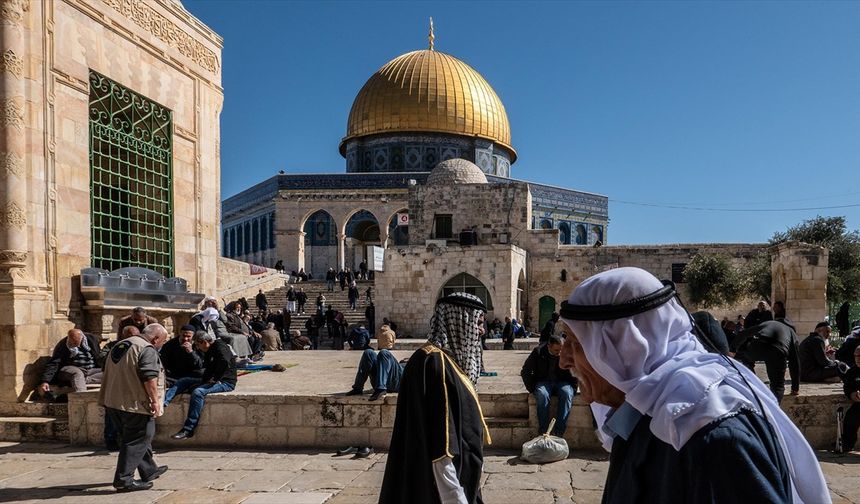 İsrail'in yasakları nedeniyle Batı Şeria'dakiler sadece ramazanda Mescid-i Aksa'yı ziyaret edebiliyor