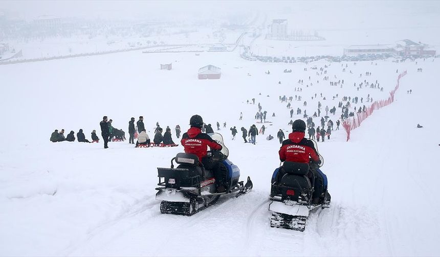 Muş'ta kayakseverlerin güvenliği JAK timine emanet