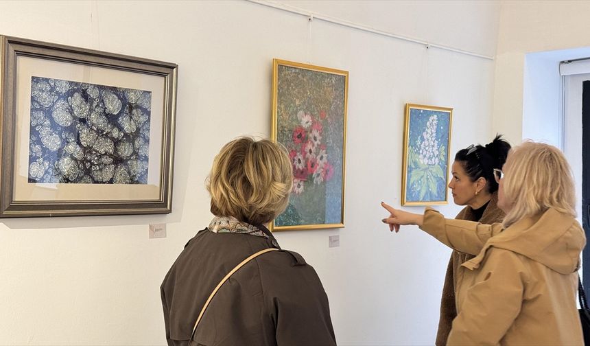 'Suya Yazılan' ebru sergisi Bağımsız Sanat Vakfı'nda açıldı