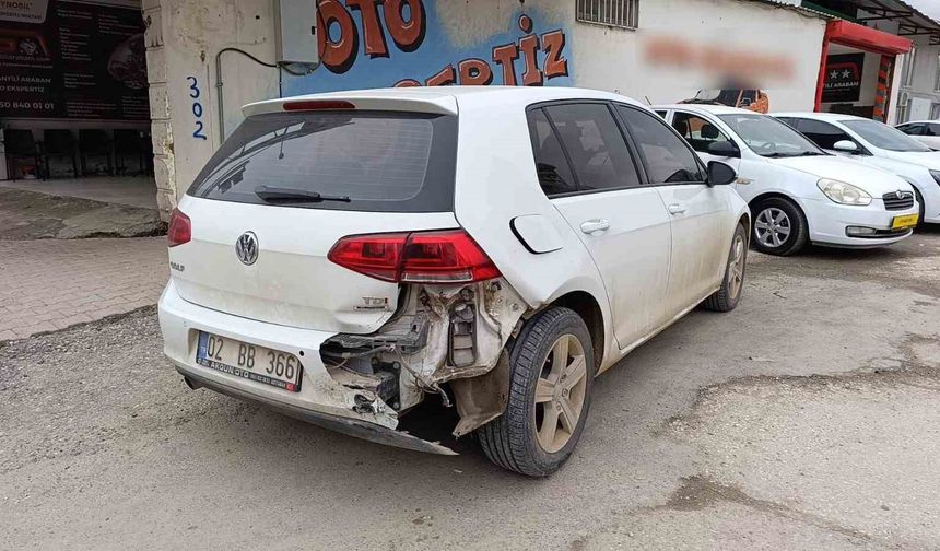 Adıyaman'da İki otomobilin çarpıştığı kazada 1 kişi yaralandı