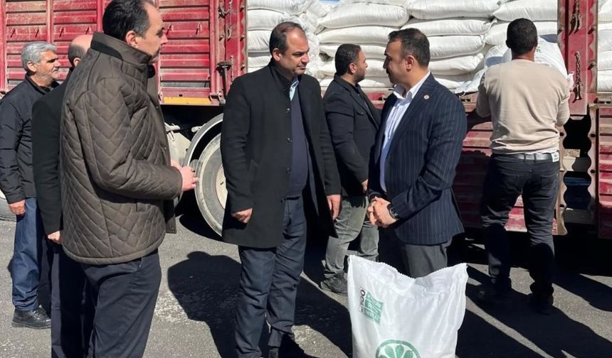 Arıcılara arı besleme şekeri dağıtıldı