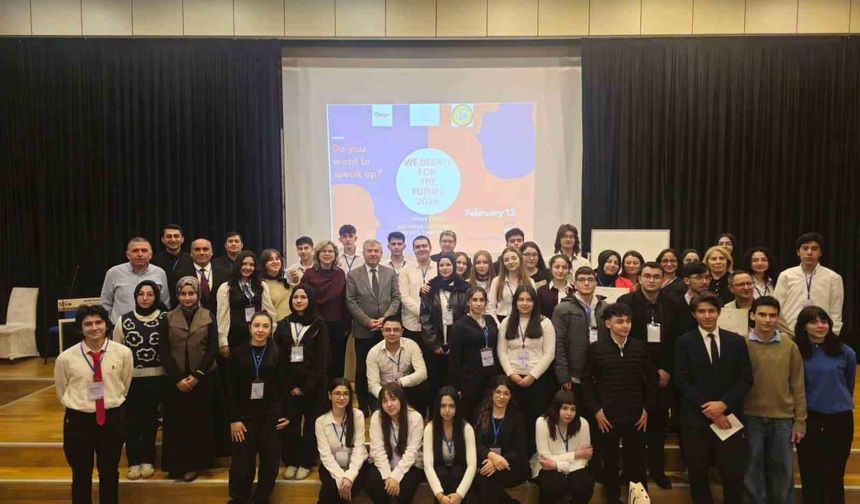 Sivas'ta İngilizce münazara yarışması düzenlendi