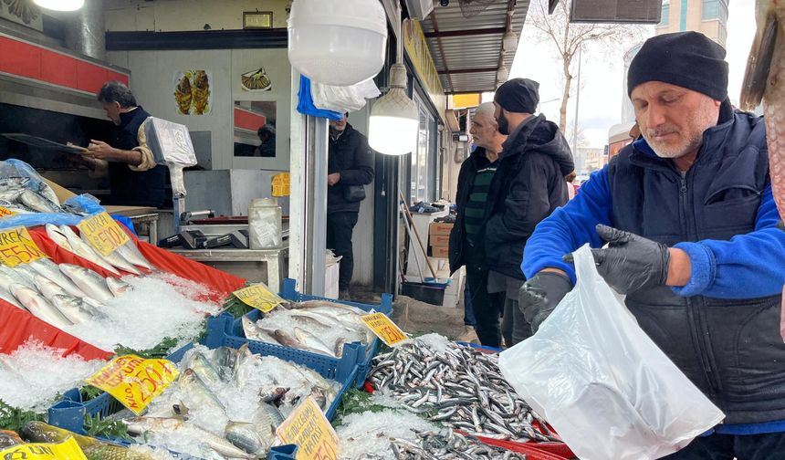 Malatya’da Ramazan’da Balığa Yoğun İlgi: İftar Sofralarının Şifa Kaynağı
