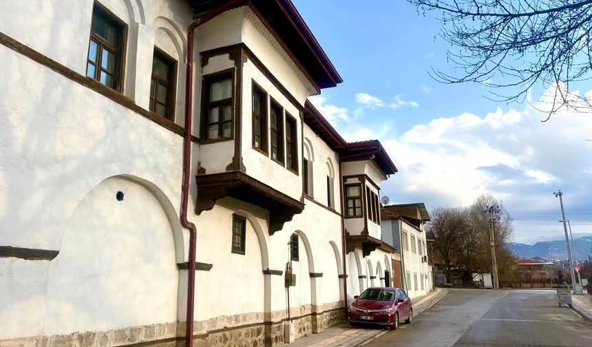 Malatya’da 130 Yıllık Konağın Kapısı Açıldı: 1890’da Zaman Durdu!