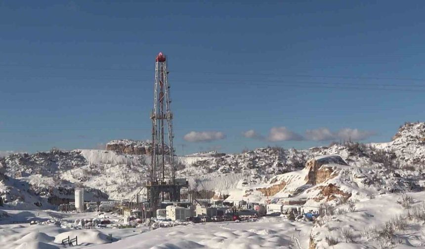 Hürmüz Boğazı Kapandı! Dünya Petrol Krizde, Türkiye’de Gözler Gabar’a Çevrildi