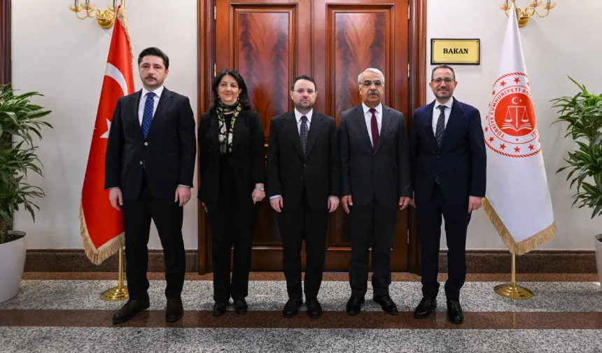 Adalet Bakanı Akın Gürlek’ten Öcalan Açıklaması: “Umut Hakkı” Tartışmasına Net Yanıt