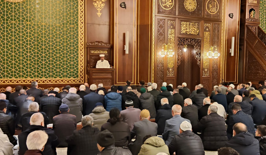 Malatya’da Bayram Namazında Yoğun Katılım Sağlandı