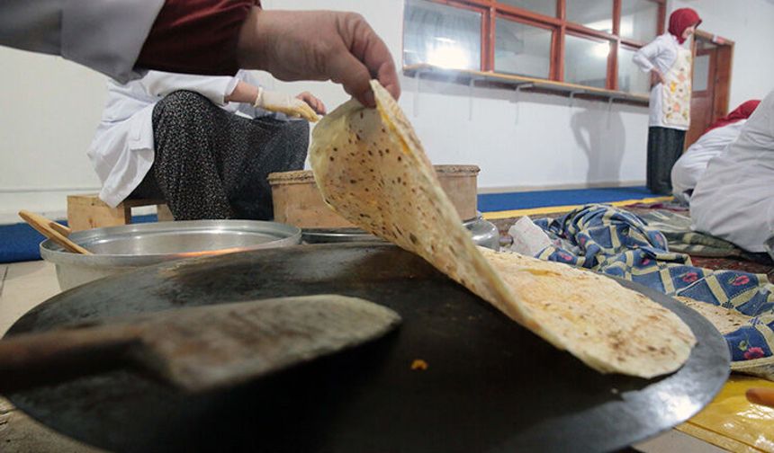 Evde Pratik Gözleme Tarifi! İncecik Hamurla Lezzetli Gözleme Nasıl Yapılır?