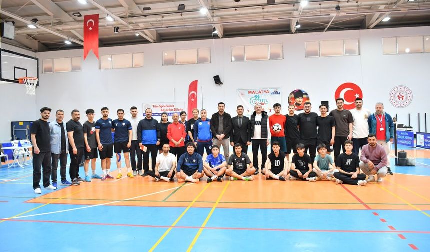 Yeşilyurt’ta 3. Ayak Tenisi Turnuvası Başladı! 70 Bin TL Ödül Heyecanı