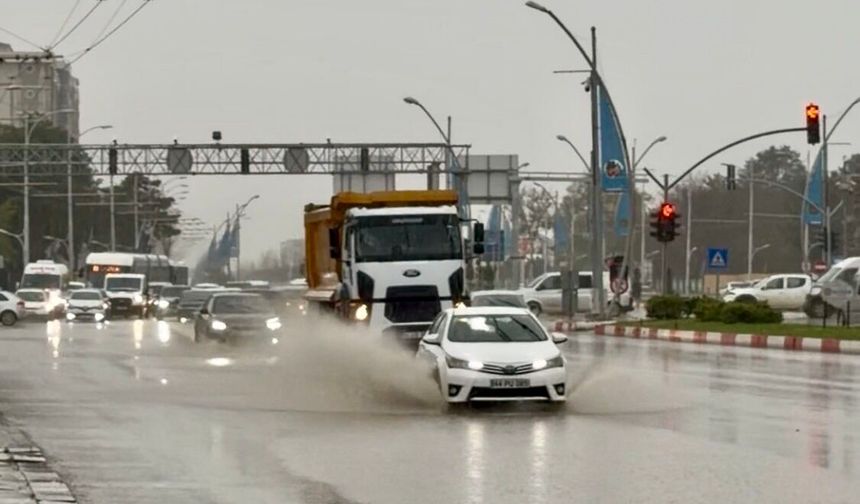 Malatya’da Sağanak Sonrası Kısa Süreli Dolu Etkili Oldu