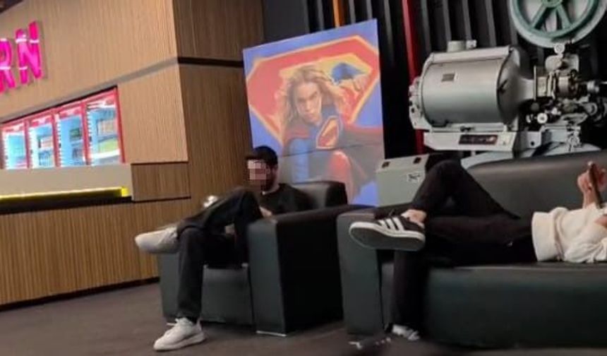 Malatya AVM’de Oturma Alanı Tartışması: Vatandaşlar Ayakta Kaldı