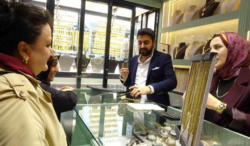 Malatya Çarşısı’nda Yeniden Hayat Başladı! Esnaf Yıllar Sonra Kepenk Açtı