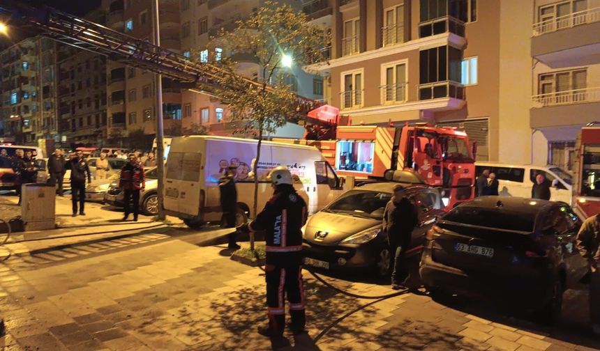 Malatya'da Çakmakla Oyun Oynarken Evi Yaktı