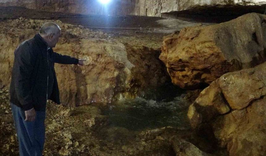 13 yıl sonra doğa sürpriz yaptı: Cennet Obruğu'nda kaybolan su yeniden ortaya çıktı!