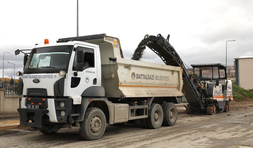 Battalgazi’de Sökülen Asfalt Yeniden Kullanılıyor