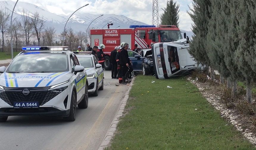 Malatya’da İki Araç Çarpıştı: Kazada 3 Kişi Yaralandı