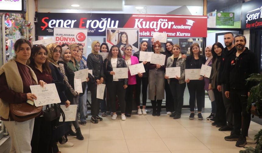 Malatya’da Sıfırdan Mesleğe: Ücretsiz Kuaför Kursu Mezunlarını Verdi