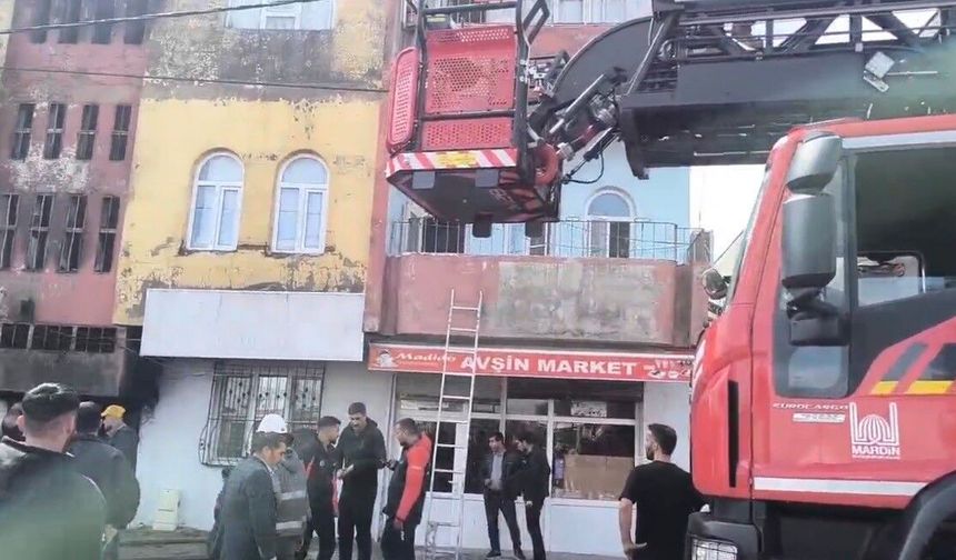Mardin'de Meydana Gelen Yangında 1'i Bebek 4 Kişi Hasteneye Kaldırıldı