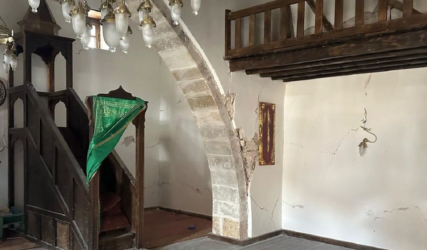 Malatya'da 3 Asırlık Ecdat Yadigarı Cami Yok Olmak Üzere! Yetkililere Çağrı