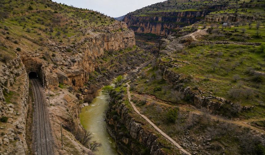 Malatya’nın Saklı Cenneti Girmana Kanyonu Doğaseverleri Büyülüyor