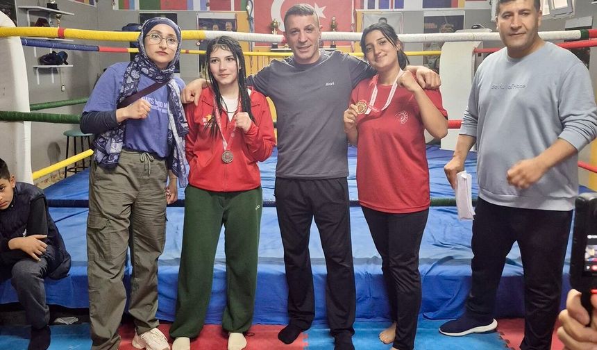 Malatya’dan Muay Thai’da Gurur Tablosu: Takım Halinde Şampiyonluk Geldi
