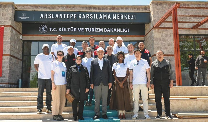 İpek Yolu Kervanı Malatya’da! Dünyaya Bu Kez Yeniden Doğuş Hikâyesi Anlatıldı