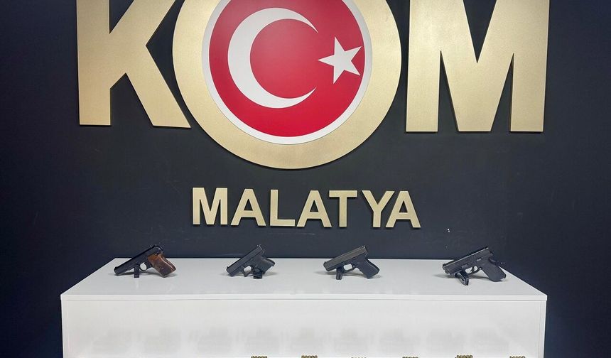 Pütürge’de Baskın! Yüzlerce Fişek ve Ruhsatsız Tabancalar Ele Geçirildi