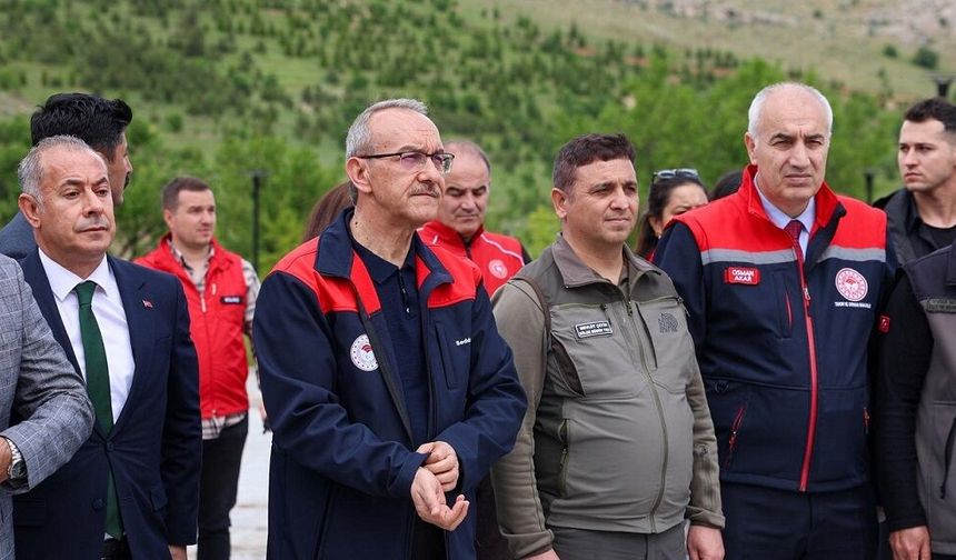 Malatya’da ‘Orman Benim’ Etkinliği: Öğrenciler ve Vatandaşlar Doğa İçin Seferber Oldu