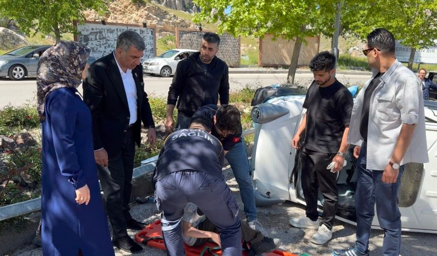 Elazığ'da Elektrikli Araç Kazası: Yaralı Çocuğa İlk Müdahaleyi O Milletvekili Yaptı