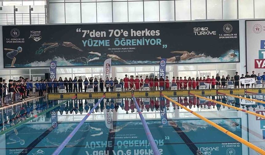 Havuzda Elazığ Rüzgarı! Zeynep Avcı Dev Şampiyonada Türkiye 3.'sü Oldu